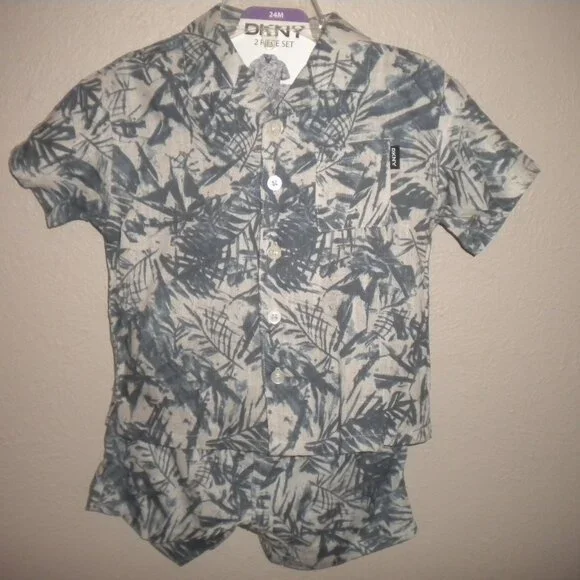 DKNY Baby Boys Size 18 Months Blue 2-piece Cabana Shirt and Shorts Set NWT - Picture 2 of 4